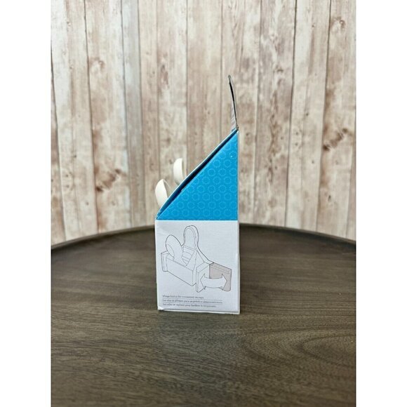 Martha Stewart Crafts Paper Punch Punch Around Page Flower Shower - Picture 6 of 8